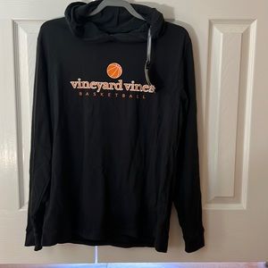 Vineyard Vines long-sleeves hoodie.